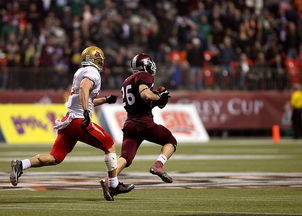 九游官网入口-加拿大队在赛制中的表现：如何调整战术应对不同对手，加拿大队与中国队